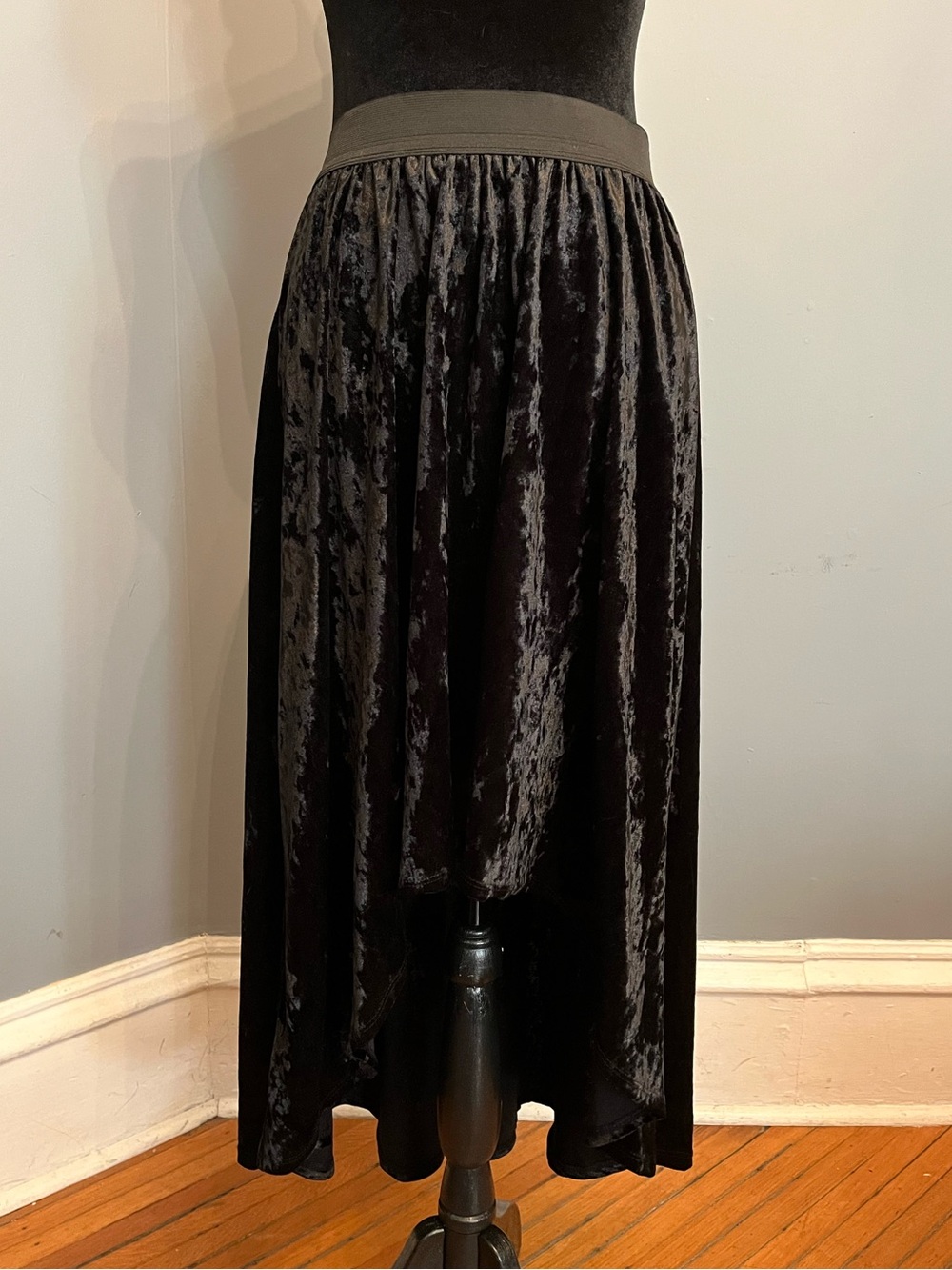 Staccato Black Velvet High-Low Skirt, size S (fits like M)